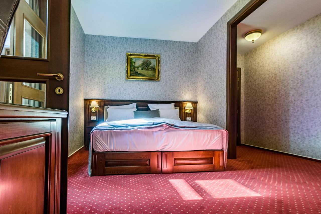 Noblesse Boutique Resort Sibiu Exterior photo A room at the hotel