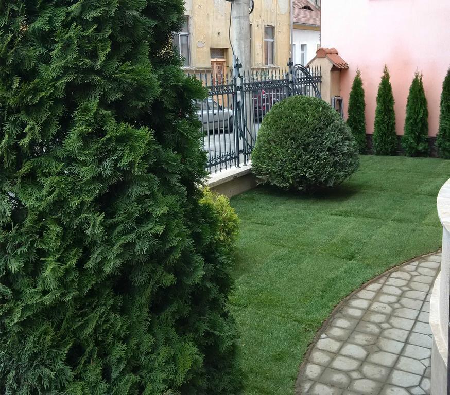 Noblesse Boutique Resort Sibiu Exterior photo A garden in Belgrade