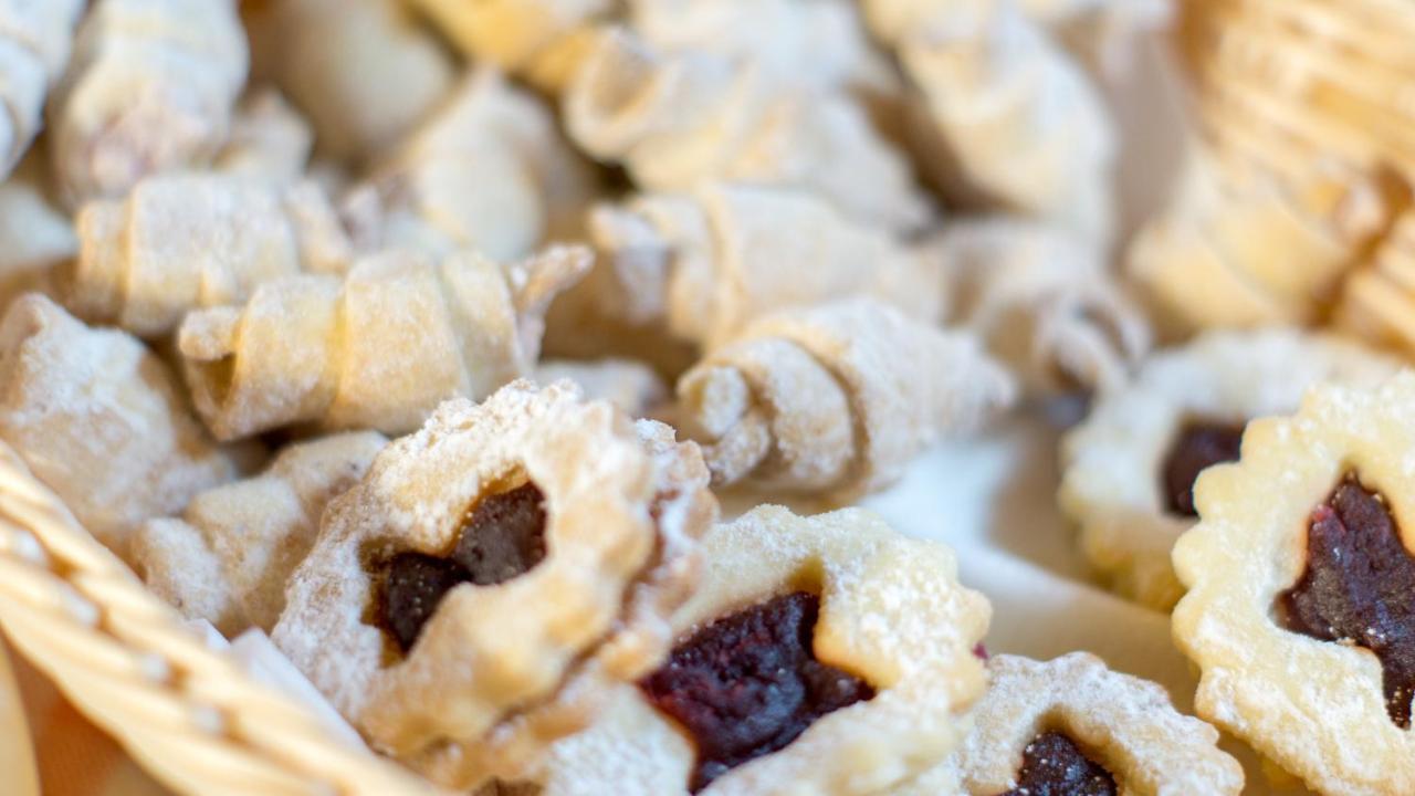 Noblesse Boutique Resort Sibiu Exterior photo A close-up of rugelach